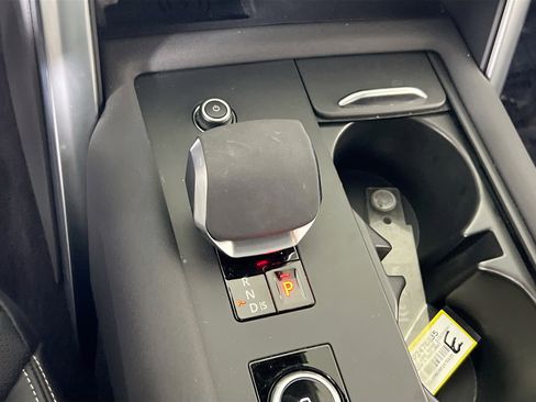 Used 2023 Land Rover Discovery HSE R-Dynamic image 17