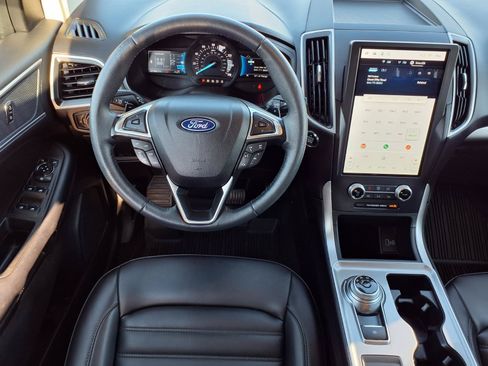 Used 2024 Ford Edge SEL w/ Convenience Package AWD/4WD image 6