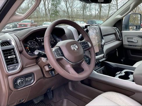 New 2026 RAM 2500 Laramie AWD/4WD image 6