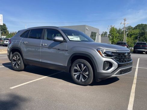 New 2026 Volkswagen Atlas Cross Sport SE FWD image 1