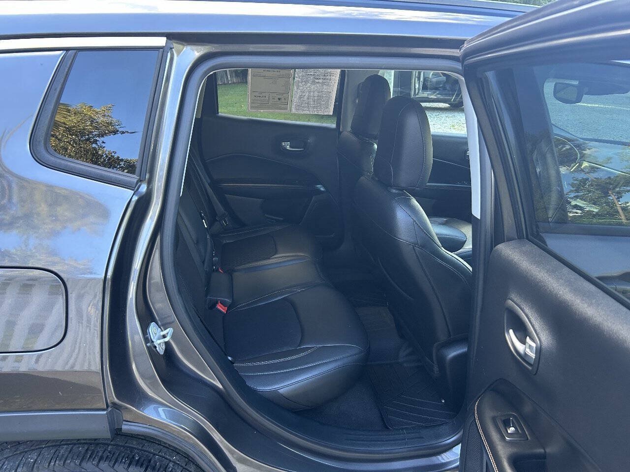 Used 2018 Jeep Compass Latitude w/ Popular Equipment Group AWD/4WD image 24