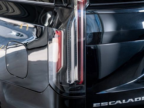 Used 2021 Cadillac Escalade Sport w/ Driver Assist Tech Package image 22