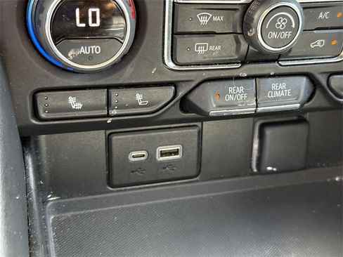 Used 2023 Chevrolet Suburban LT image 37