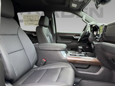 New 2026 Chevrolet Silverado 1500 RST w/ Redline Edition AWD/4WD image 8