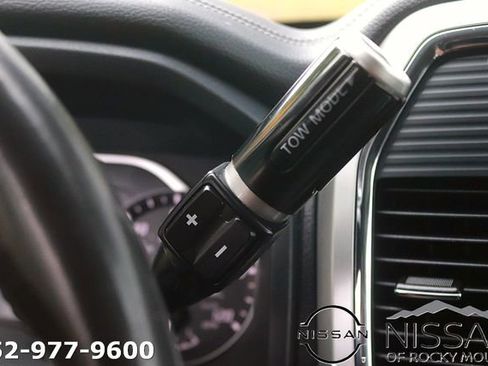 Used 2021 Nissan Titan SL w/ Moonroof Package AWD/4WD image 25