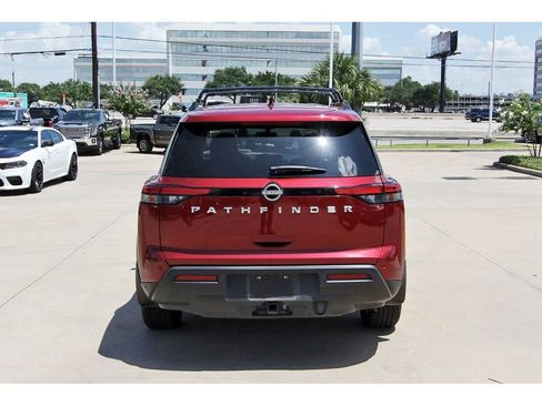 Used 2025 Nissan Pathfinder SV w/ SV Premium Package FWD image 6