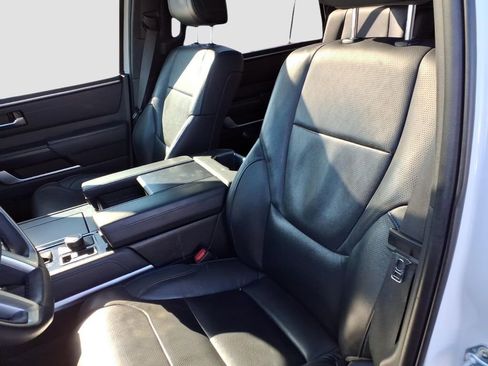 Used 2023 Toyota Sequoia Platinum image 16