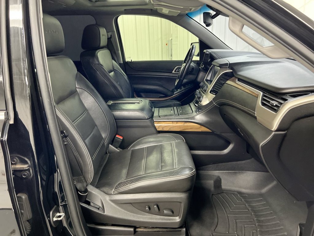 Used 2019 GMC Yukon XL Denali w/ Denali Ultimate Package AWD/4WD image 23
