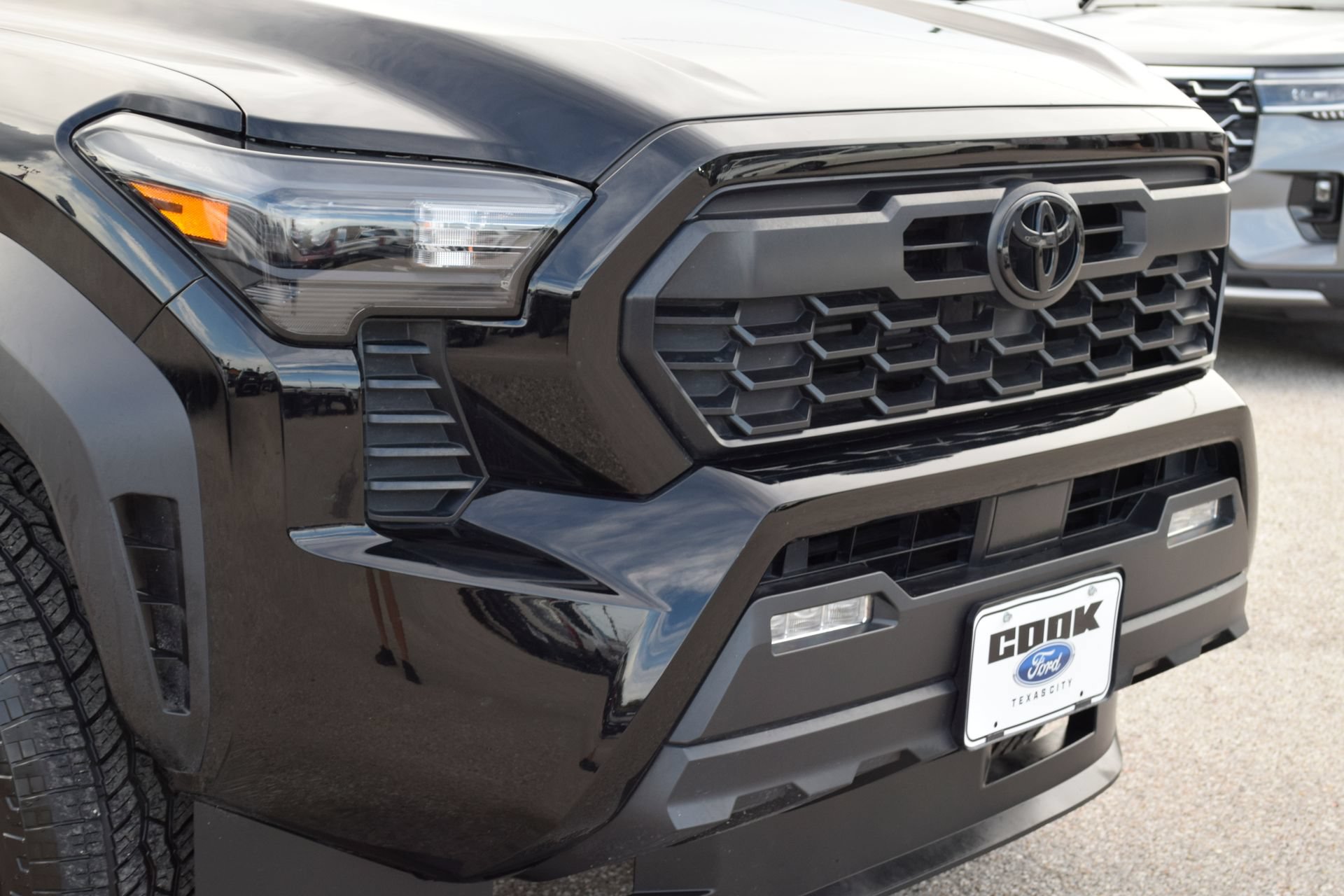 Used 2025 Toyota Tacoma TRD Off-Road AWD/4WD image 26