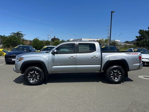 Used 2023 Toyota Tacoma TRD Off-Road AWD/4WD image 2