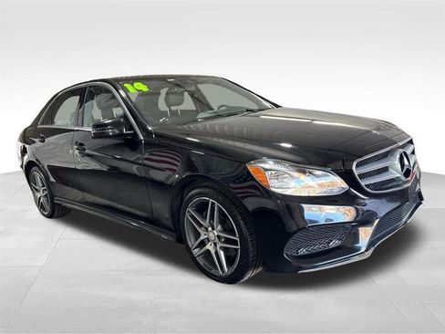 Used 2014 Mercedes-Benz E 350 4MATIC Sedan image 3