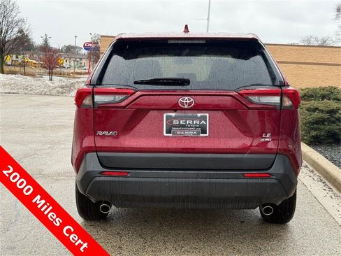 Used 2022 Toyota RAV4 LE image 4