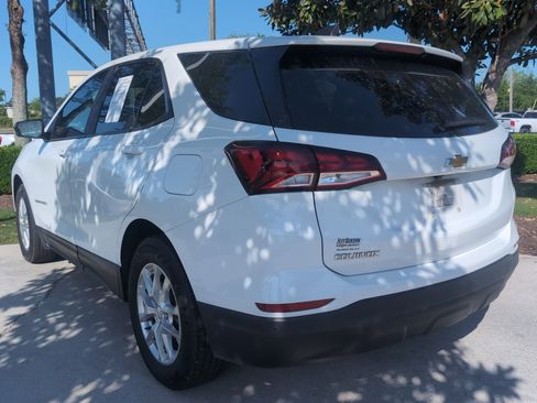 Used 2022 Chevrolet Equinox LS w/ LS Convenience Package image 8