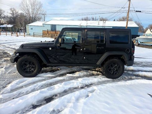 Used 2016 Jeep Wrangler Unlimited Sport image 2