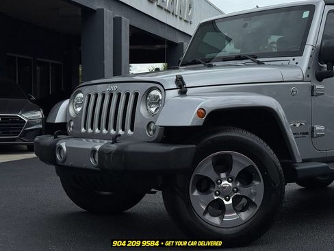 Used 2018 Jeep Wrangler Unlimited Sahara AWD/4WD image 2