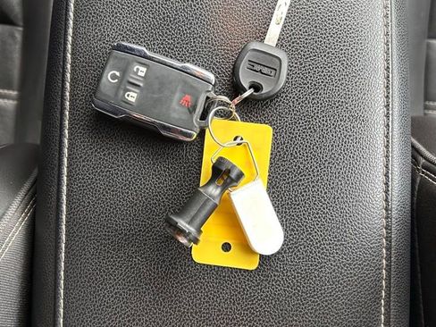 Certified 2022 GMC Canyon Denali image 35