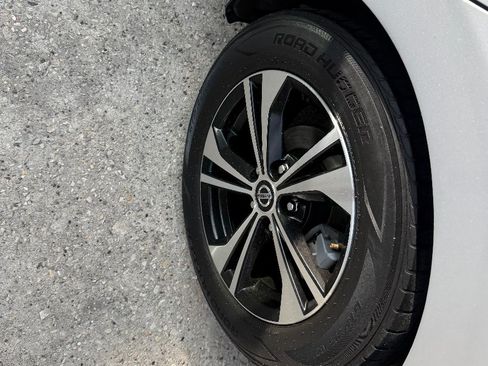 Used 2020 Nissan Sentra SV w/ Trunk Package FWD image 10