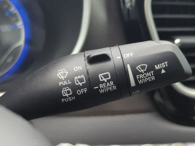 Certified 2024 Chrysler Pacifica Touring-L FWD image 27
