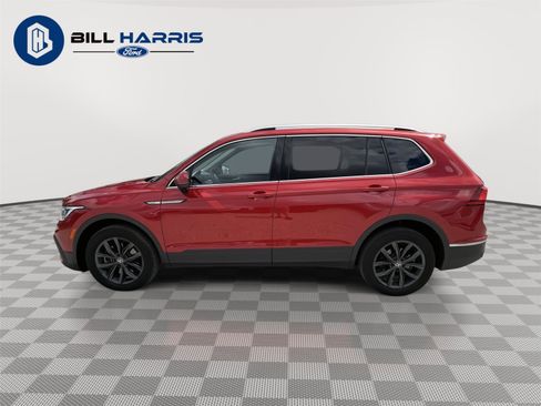 Used 2022 Volkswagen Tiguan SE w/ Panoramic Sunroof Package AWD/4WD image 8