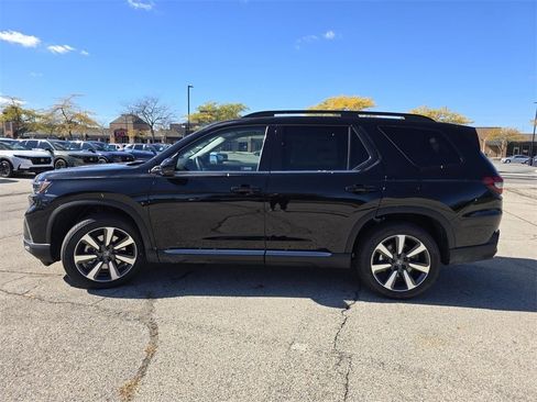 New 2025 Honda Pilot Touring image 19