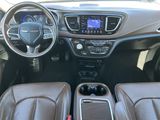 Used 2017 Chrysler Pacifica Limited image 2