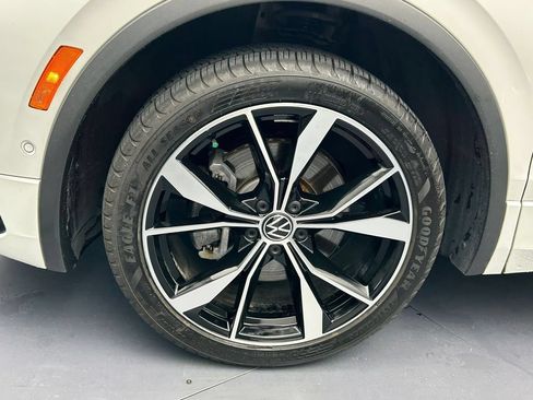 Used 2023 Volkswagen Tiguan SEL R-Line AWD/4WD image 29