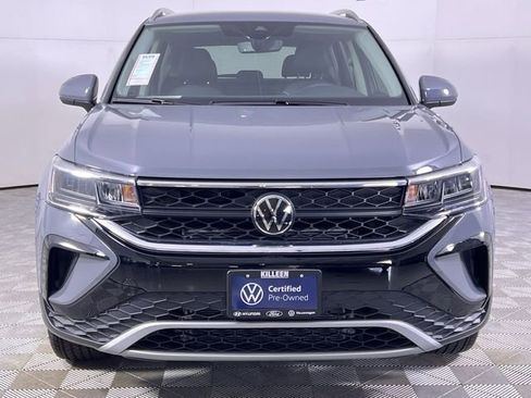 Used 2024 Volkswagen Taos SE image 2