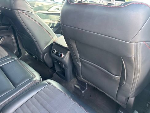Used 2025 Ford Explorer ST-Line w/ ST-Line Street Pack AWD/4WD image 41