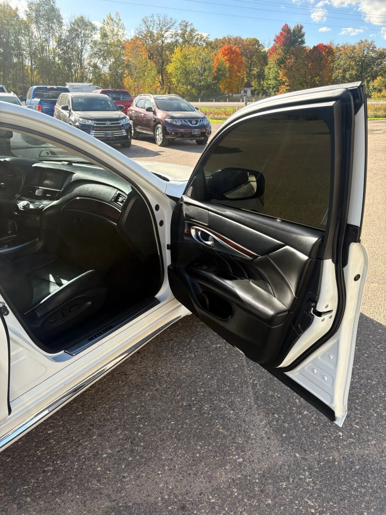 Used 2015 INFINITI Q70 L 3.7 AWD/4WD image 28