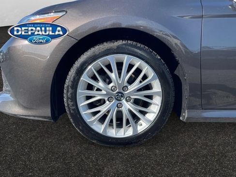 Used 2018 Toyota Camry XLE FWD image 18