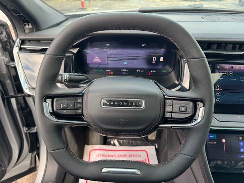 Used 2025 Jeep Wagoneer S Limited image 17