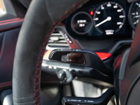 Used 2024 Porsche 911 Carrera 4 GTS image 9