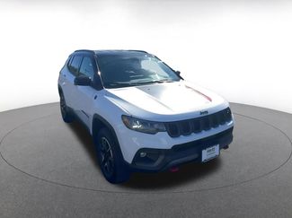 Used 2025 Jeep Compass Trailhawk video 2