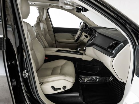 Used 2020 Volvo XC90 T5 Momentum image 35