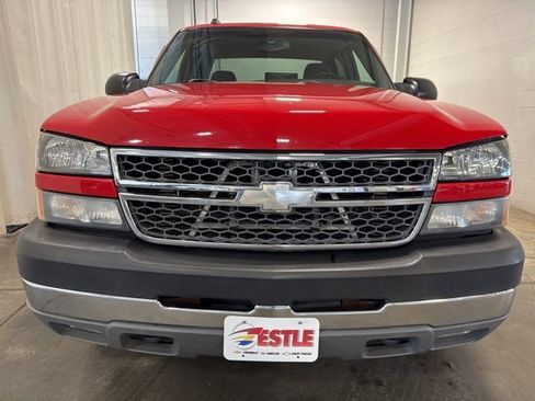 Used 2005 Chevrolet Silverado 2500 LS w/ Heavy-Duty Power Package image 2