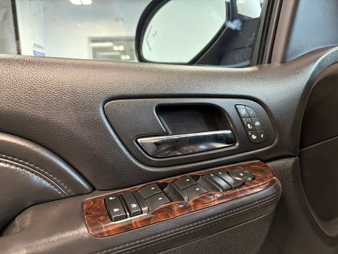 Used 2014 GMC Yukon XL Denali AWD/4WD image 19