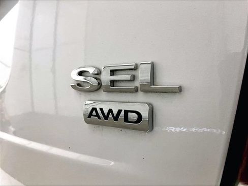 Used 2014 Ford Edge SEL w/ Equipment Group 205A AWD/4WD image 14