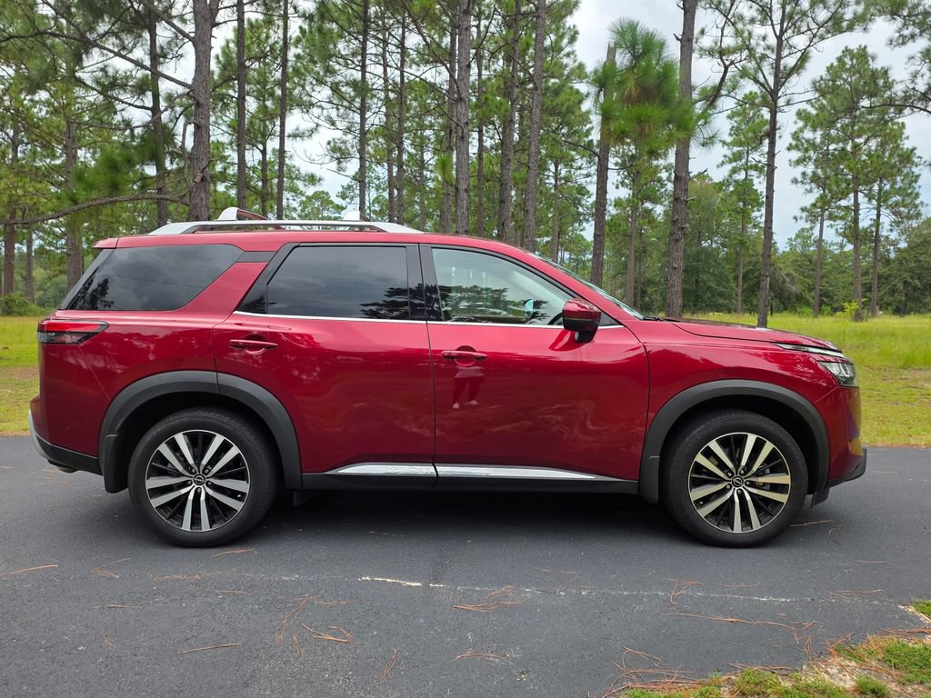 Used 2024 Nissan Pathfinder Platinum w/ Black Appearance Package FWD image 6