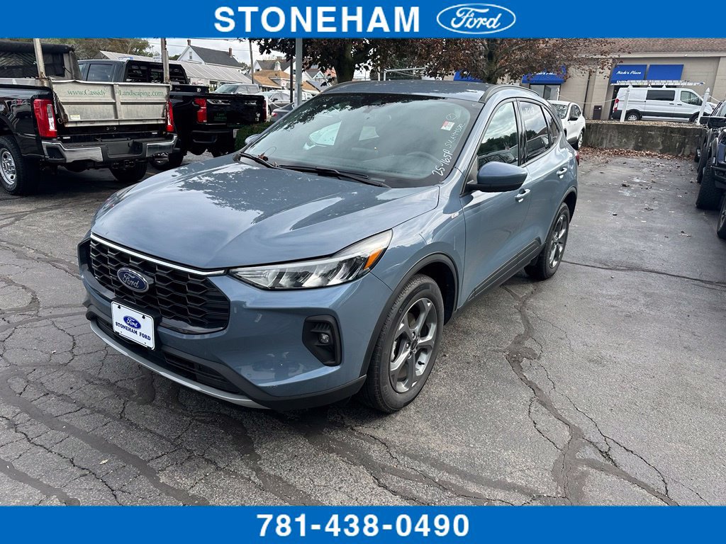 Used 2025 Ford Escape ST-Line Select AWD/4WD image 1