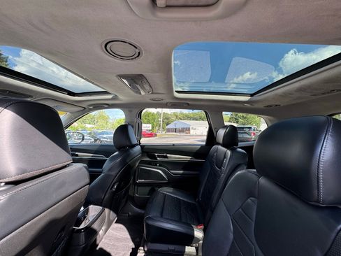 Used 2020 Kia Telluride SX w/ SX Prestige Package image 12