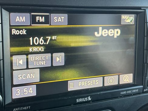 Used 2017 Jeep Wrangler Unlimited Sahara image 19