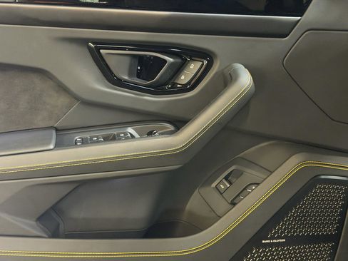 Used 2024 Lamborghini Urus S AWD/4WD image 18