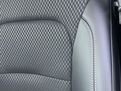 New 2025 Ford Escape SE FWD image 15