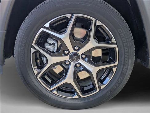 Used 2025 Jeep Compass Limited AWD/4WD image 21