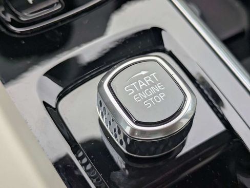 Certified 2026 Volvo XC60 B5 Ultra w/ Protection Package Premier AWD/4WD image 30