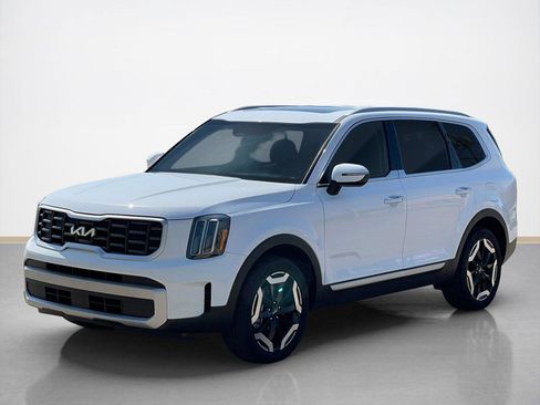 Used 2025 Kia Telluride S FWD image 3