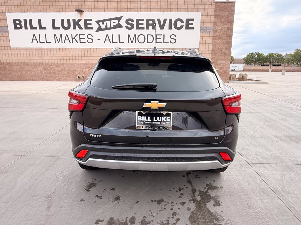 Used 2025 Chevrolet Trax LT w/ LT Convenience Package FWD image 8