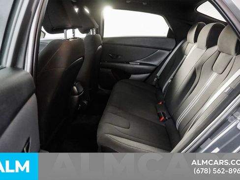 Used 2025 Hyundai Elantra Sport image 17