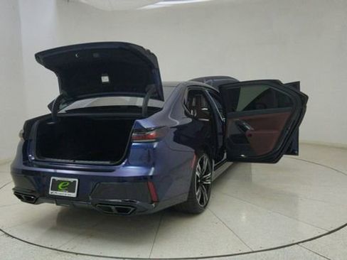 Used 2023 BMW 760i xDrive AWD/4WD image 75