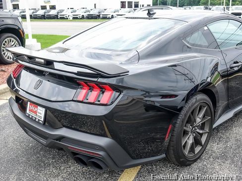Used 2025 Ford Mustang Dark Horse RWD image 9